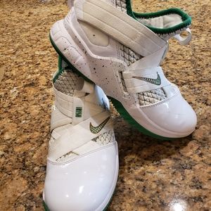 Nike Lebron Soldier 12